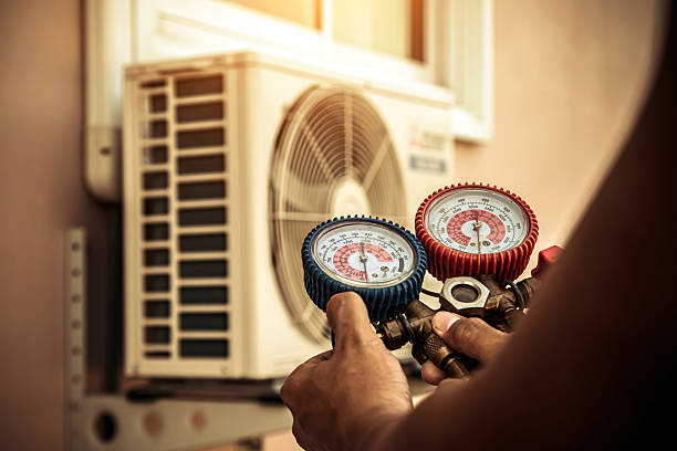 Professional Hvac technician working in Oak Grove, MN
